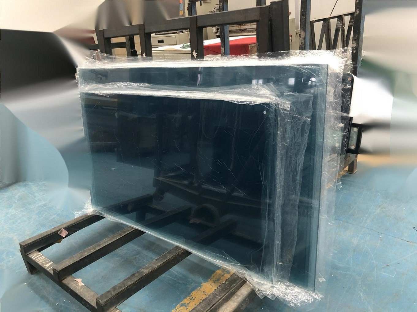 高透高阻隔的隔熱PVB制備成的電子顯示屏防曬玻璃